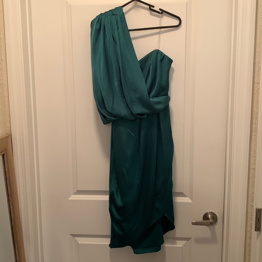 Do + be one shoulder dress